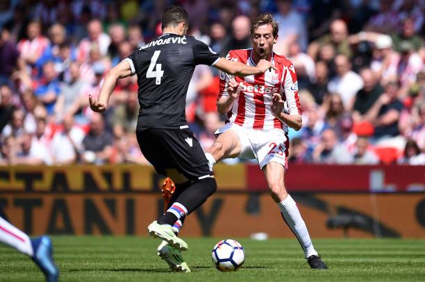 开始质疑他 开始质疑他