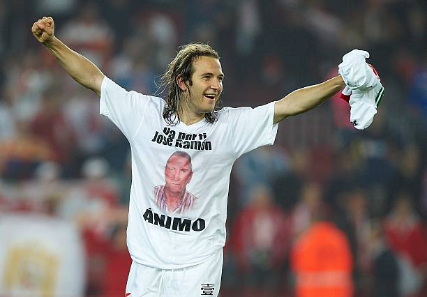 德容在阿贾 德容在阿贾